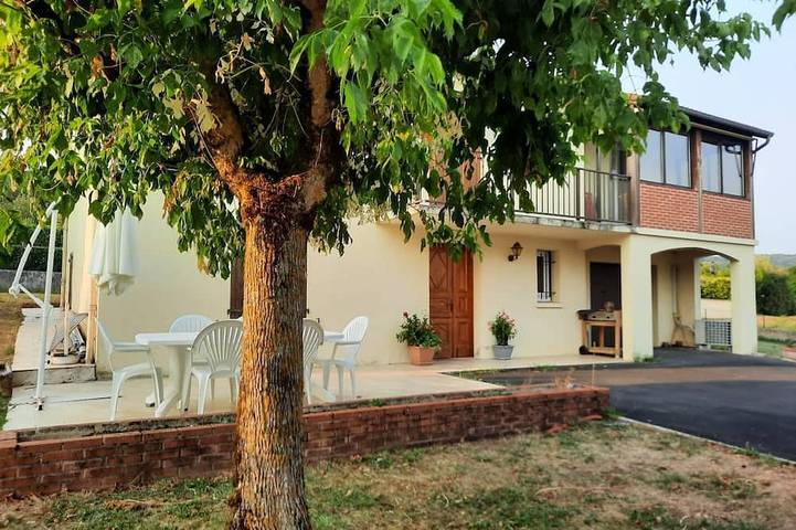 Location de vacances pour 6 personnes, avec jardin à Saint-Laurent-les-Tours
