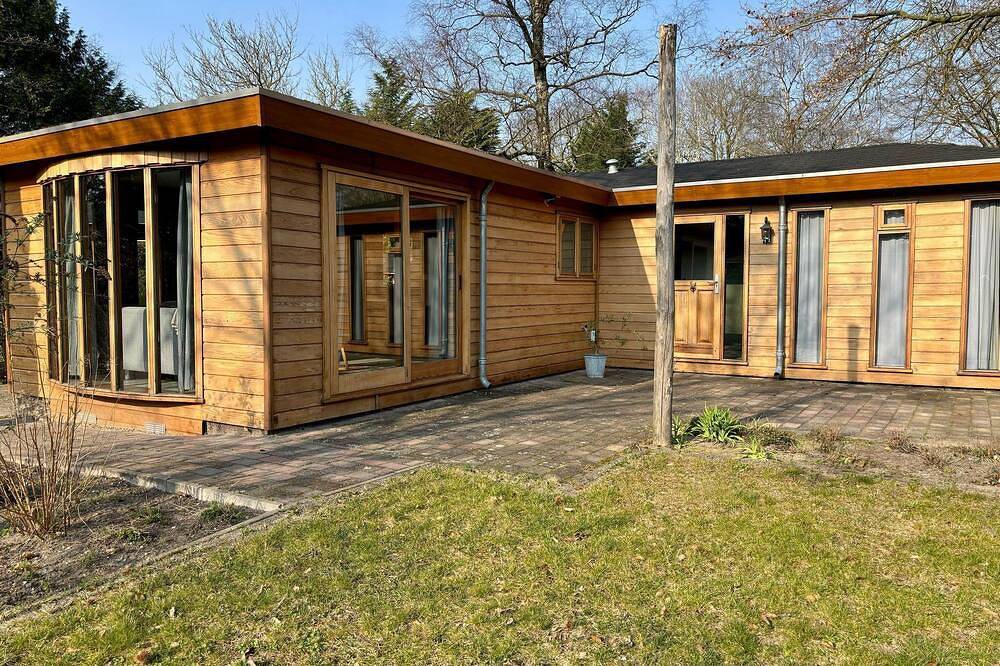 Erleben Sie einen unvergesslichen Urlaub in unseren gemütlichen Cozy Lodges, perfekt für 4 Personen! Diese freistehenden Unterkünfte von ca. 60m² bieten viel Platz und Komfort und befinden sich auf einem wunderschönen Grundstück mitten in der Natur d in Harderwijk, Veluwe