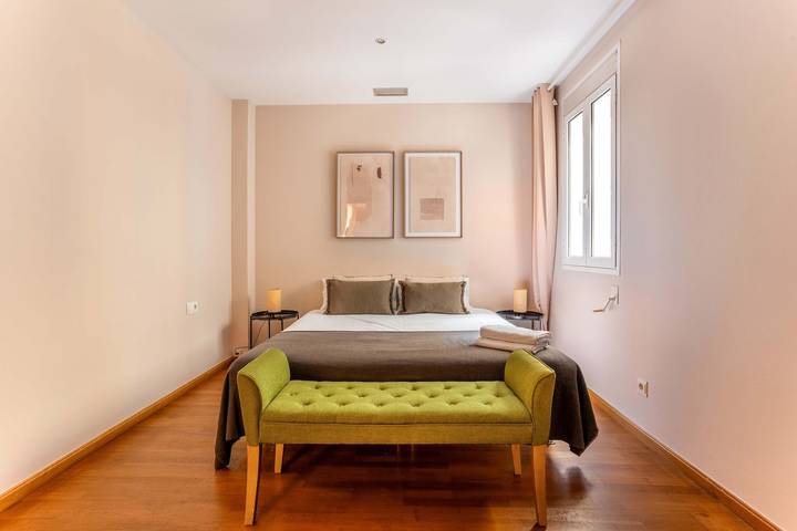 Appartamento per 10 persone, con balcone/terrazza, adatto a famiglie con bambini a Barri Gòtic