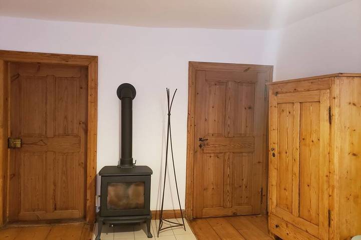 Ganze Wohnung, Gästezimmer Südfrankreich, lehmgeputzes Bad, Badewanne, Garten, Sauna, Küche in Greiz, Region Greiz