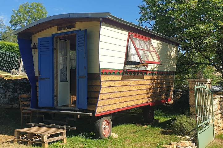 Gîte pour 2 personnes à Saint-Georges-de-Lévéjac