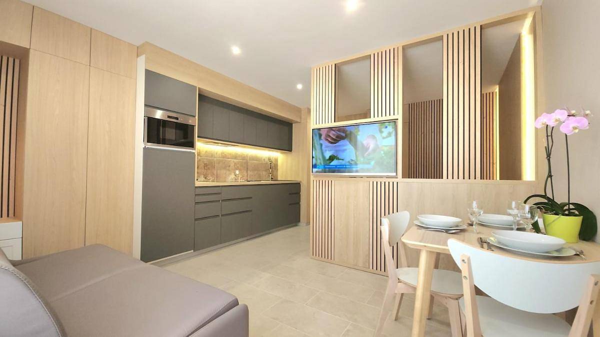 Appartement entier, Studio du Soleil in Le Val, Région de Brignoles