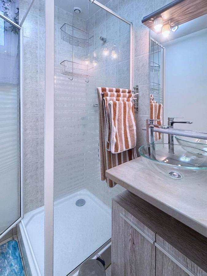 Gîte pour 4 personnes, avec balcon à Colombier-Saugnieu - 2