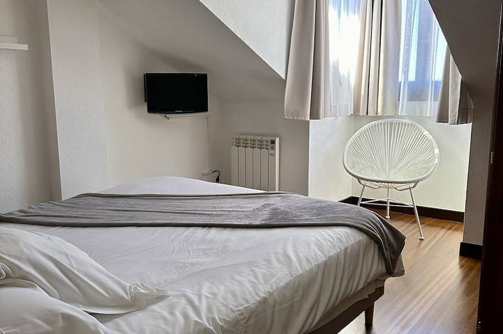 Ganze Wohnung, Apartment- Atico de 1 Habitacion-Eigenes Badezimmer in Comillas, Kantabrische Küste
