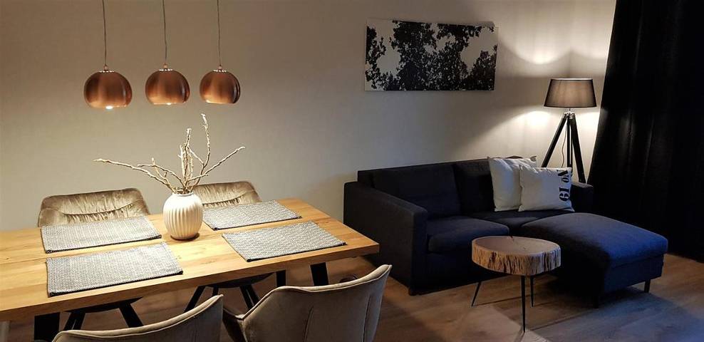 Ferienwohnung für 4 Personen, mit Balkon und Ausblick in Wedel