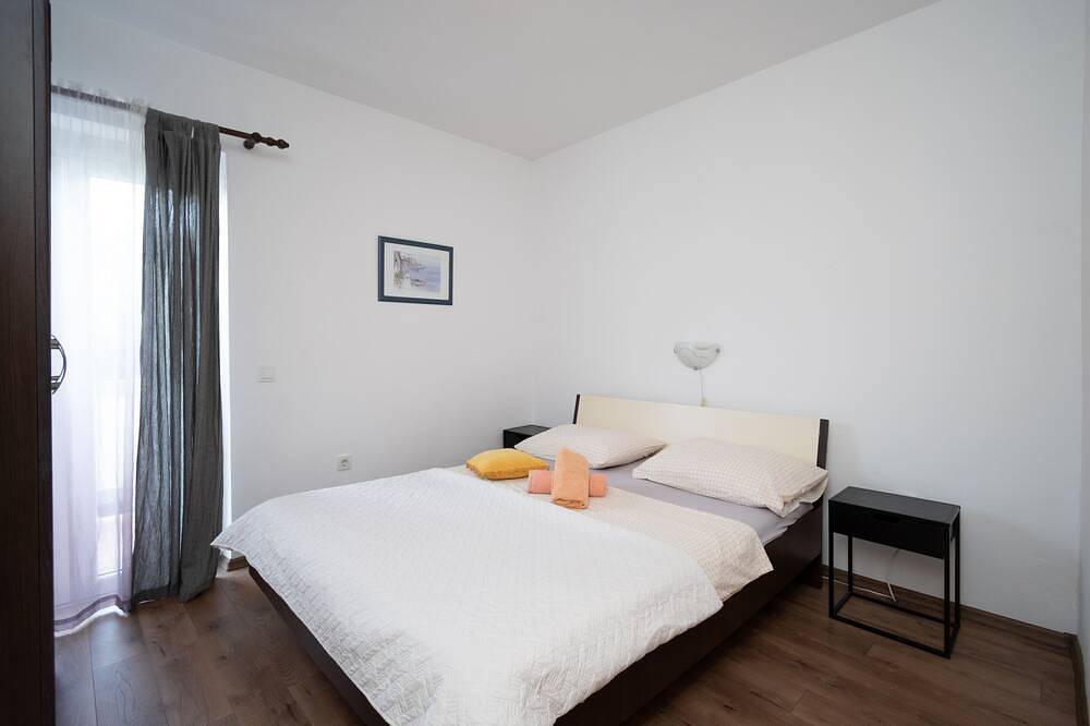 Ganze Wohnung, 3-Zimmer-Ferienwohnung mit Terrasse Palit, Rab in Palit, Rab