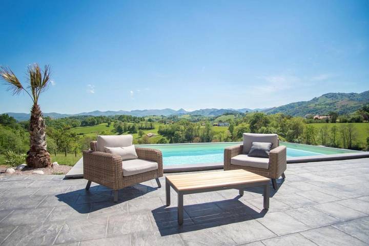 Location de vacances pour 4 personnes, avec terrasse ainsi que jacuzzi et piscine dans Lasse - 4