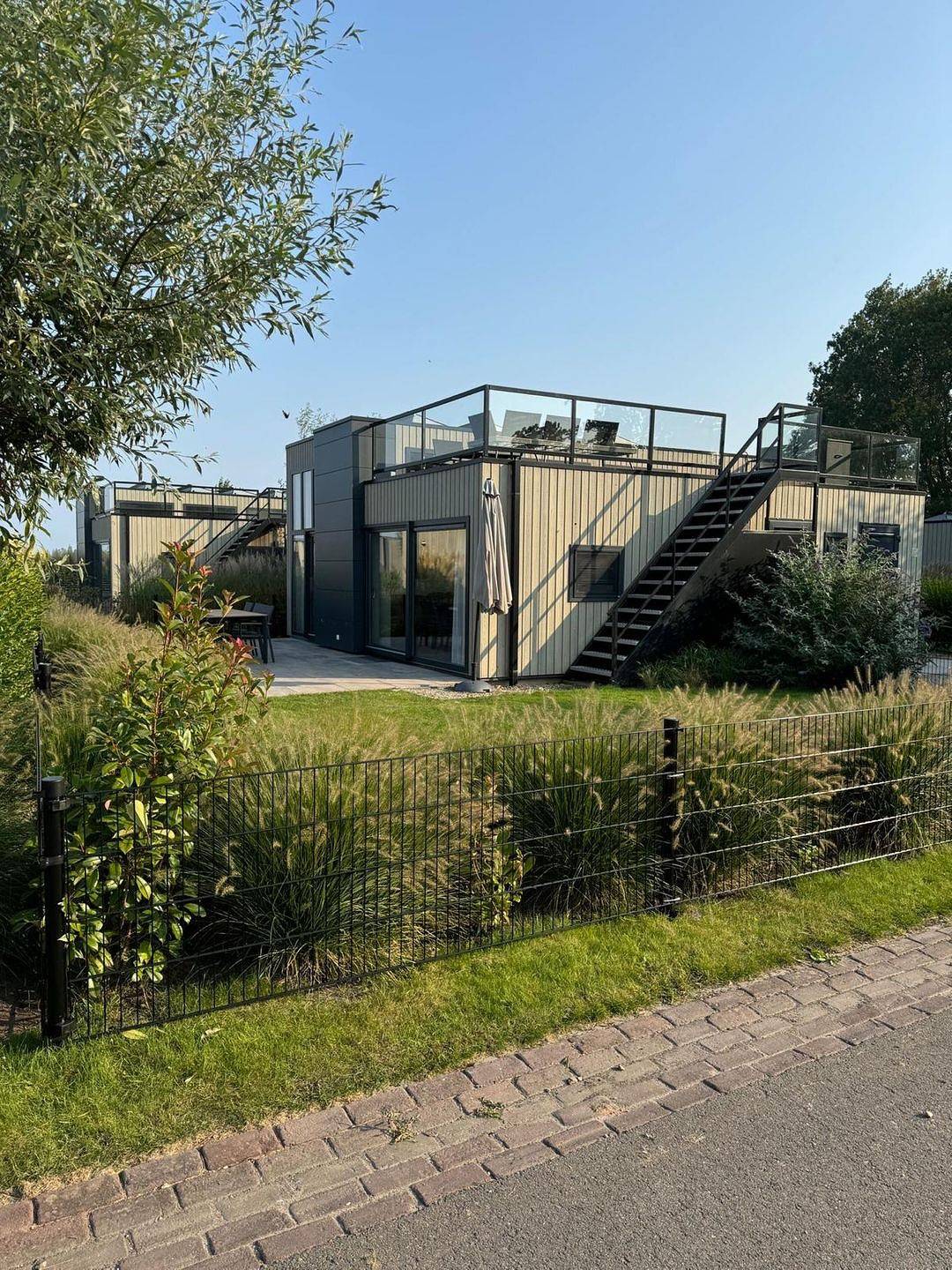 Neu: jetzt mit Zaun - Cube Elite Paradiso mit Traum-Blick auf das Ijsselmeer in Enkhuizen, Ĳsselmeer