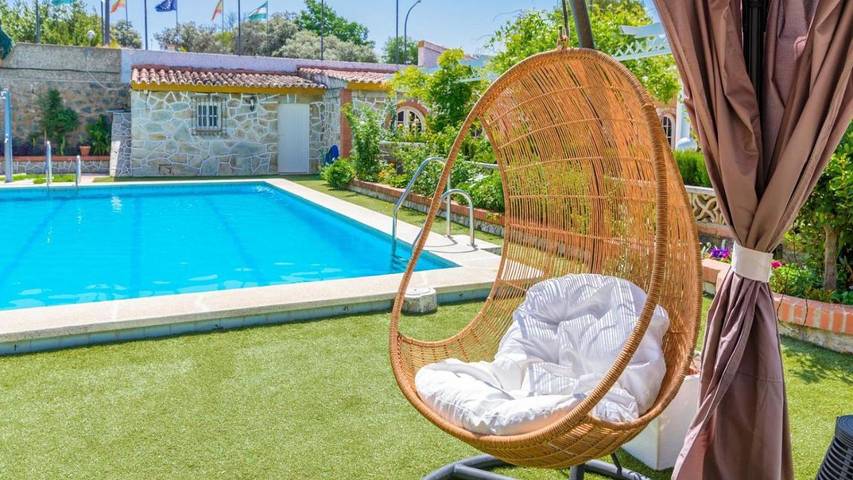 Casa rural para 11 personas, con Terraza además de Jardín y Piscina en El Garrobo - 4