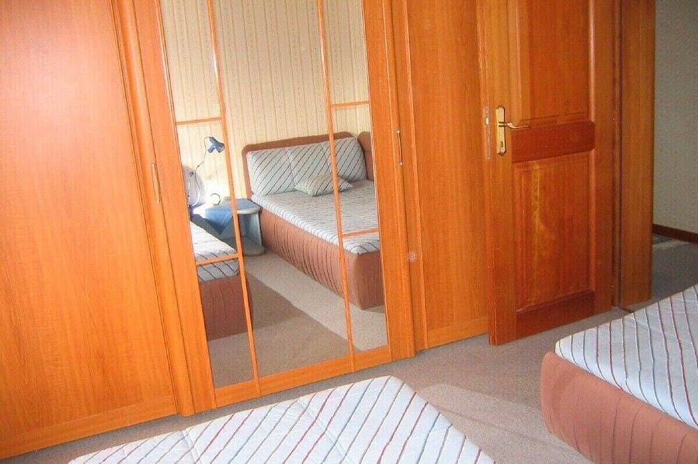 Ganzes Chalet von 125m², 70m bis Gondelstation, 2.5 Zimmer, 2 Bäder, Kamin in Grächen, Walliser Alpen