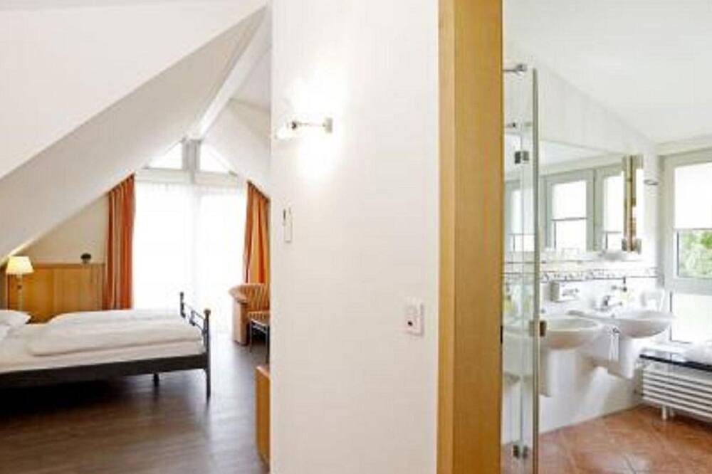 Studio Bad/Wc - Landhotel Altes Wasserwerk Gbr in Freinsheim, Pfälzer Rheinebene