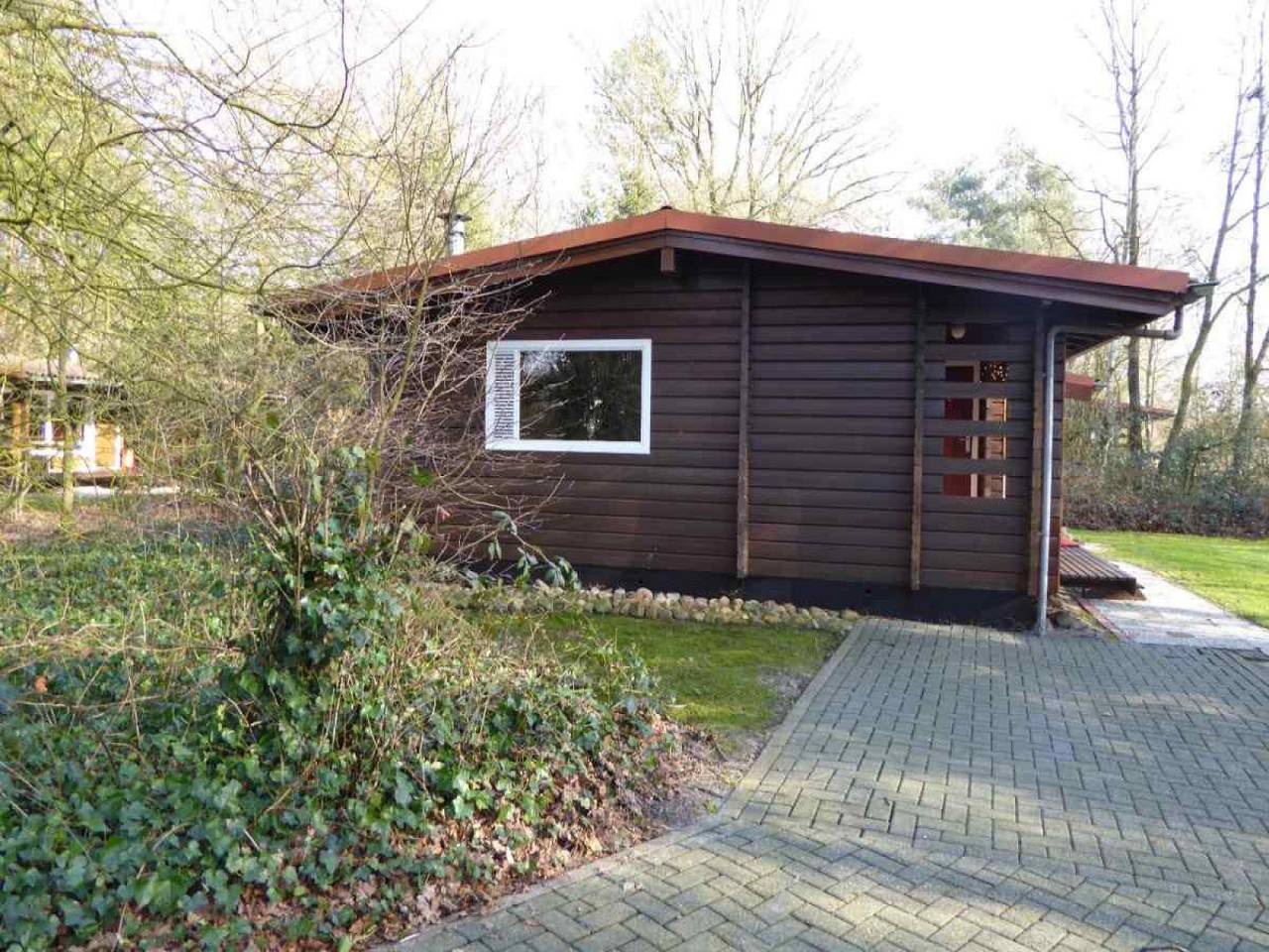 6 - 7 Personen Finnische Bungalows am Rand des Holzes in Drenthe