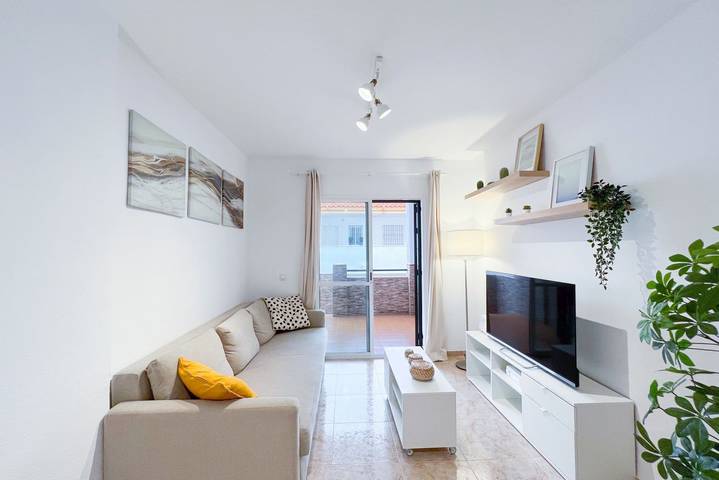 Holiday rental for 5 people, with Ocean view and Balcony/Terrace as well as Pool in Benalmádena