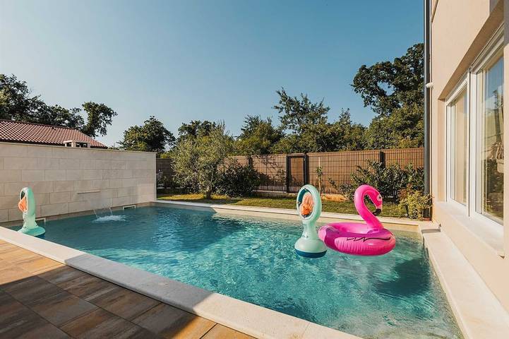 Villa für 8 Personen, mit Whirlpool und Garten - 1