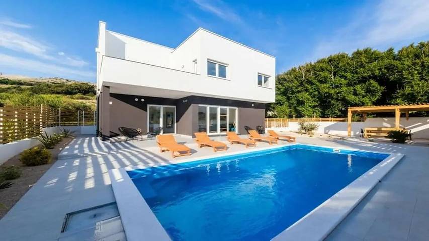 Villa für 10 Personen, mit Pool und Terrasse auf Pag