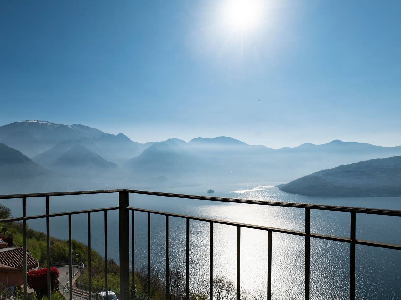 Geheel appartement, Appartement aan het meer met parkeerplaats, zwembad & terras - Lago d'Iseo in Spiglia, Gemeente Parzanica