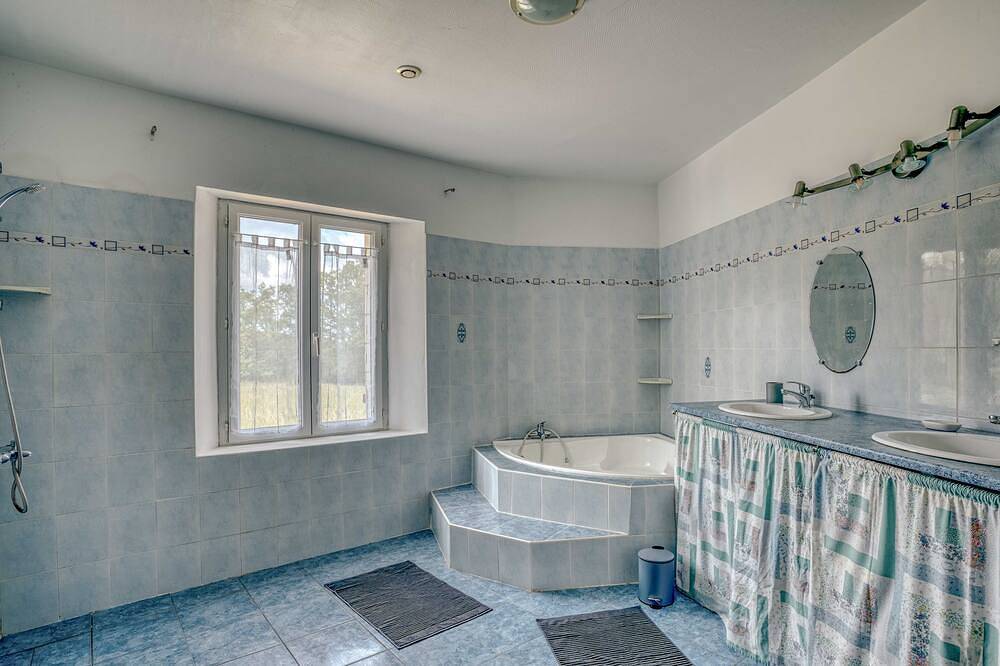 Authentique Maison de Charme Wifi Netflix Piscine 10 pers in Beaumontois en Périgord, Périgord Pourpre