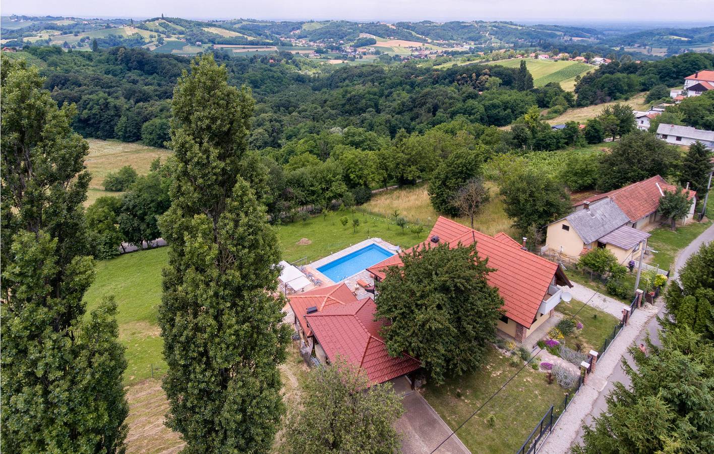 Holiday home for 10 people with hot tub in Medimurje