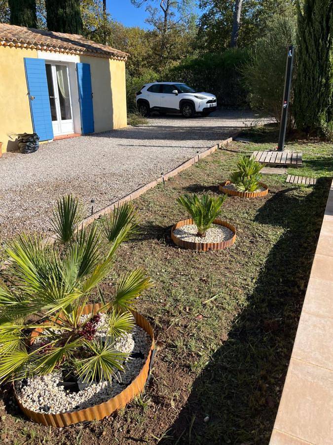 Location de vacances pour 6 personnes, avec piscine ainsi que vue et jardin à Le Thoronet - 2