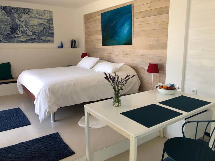 Chambre d’hôte pour 2 personnes, avec Terrasse ainsi que Jardin et Vue