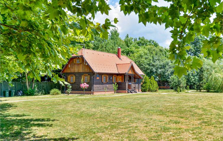 Charmante 2-Zimmer-Wohnung mit Pool, Terrasse und WLAN in der Nähe des Flusses Česma in Sisak-Moslavina