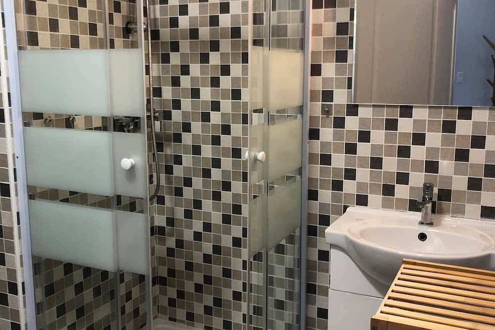 House 7 people - 3 bedrooms - Montbard center - \"Chez Delphine et Guillaume\" (\"Delphine and Guillaume\") in Montbard, Región de Montbard
