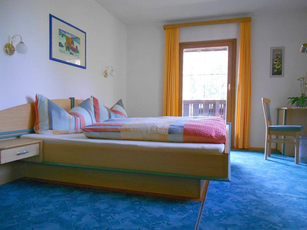 Ganze Wohnung, Two-Bedroom Apartment with Balcony in Obsteig, Bezirk Imst