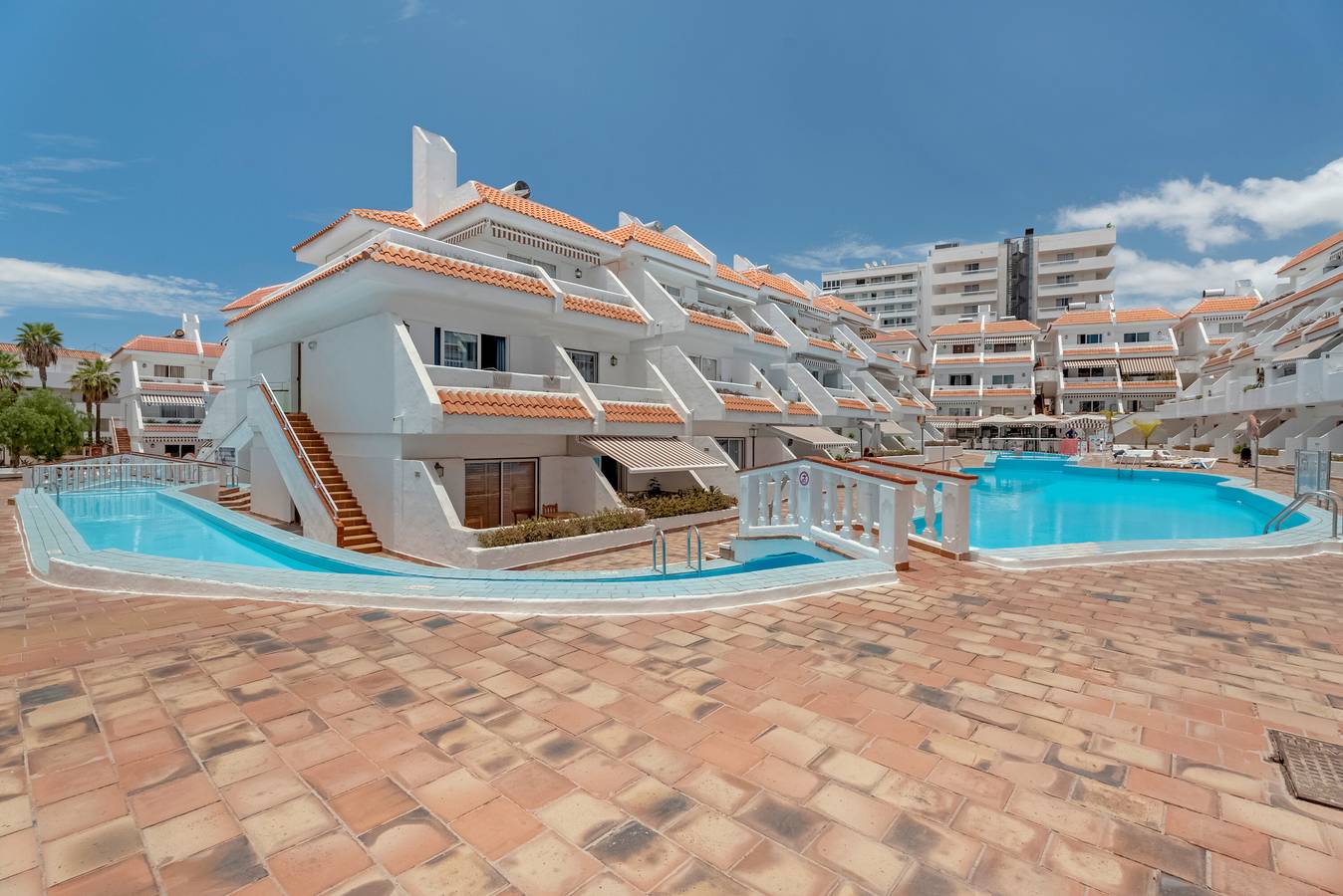 Entire apartment, Vacation 'Serene Terrace and Pool' with Shared Pool, Private Terrace and Wi-Fi in Playa de las Américas, Arona