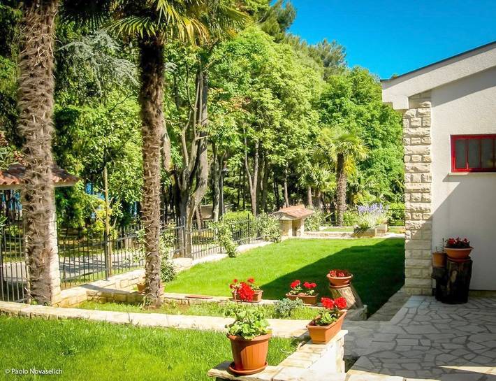 Ferienhaus mit Meerblick für 18 Personen, mit Ausblick und Garten in Poreč