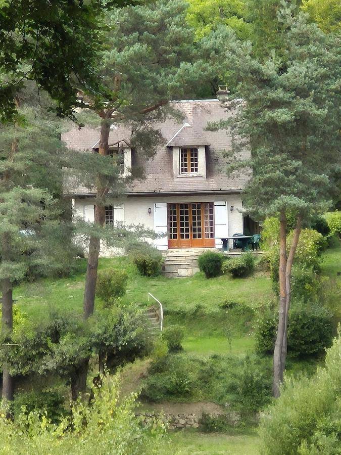 Gîte pour 6 personnes, avec Terrasse ainsi que Vue sur le lac et Vue à Liginiac