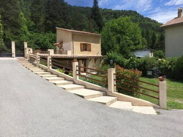Gîte pour 4 personnes, avec jardin, animaux acceptés à Annot
