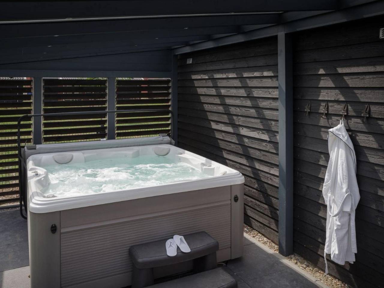 Wellness Villa mit Sauna, Garten und Whirlpool in Colijnsplaat, Zeeuwse Kust