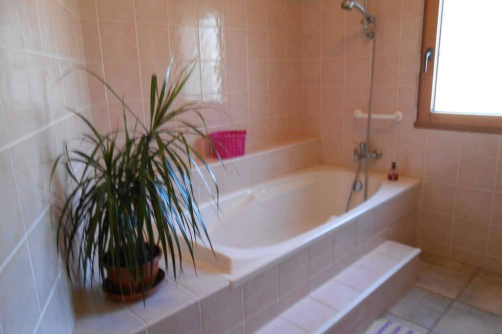 Bretaña casa al sur de Finisterre, en el campo, tranquila, independiente, wifi in Bannalec, Region de Quimper