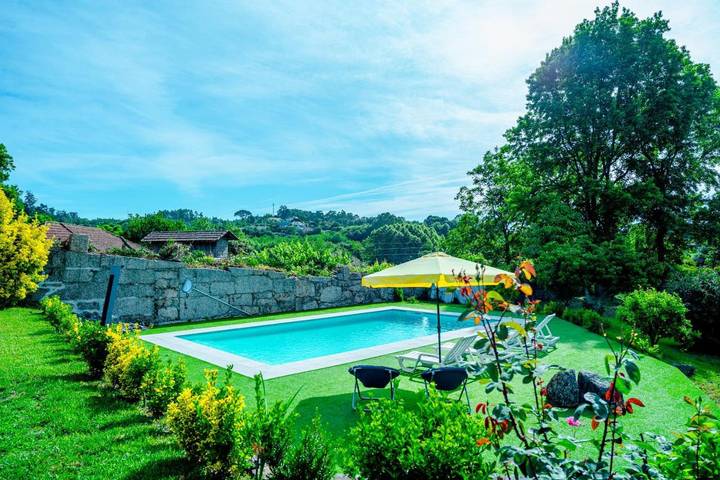 Location de vacances pour 12 personnes, avec jardin et piscine à Paredes - 3