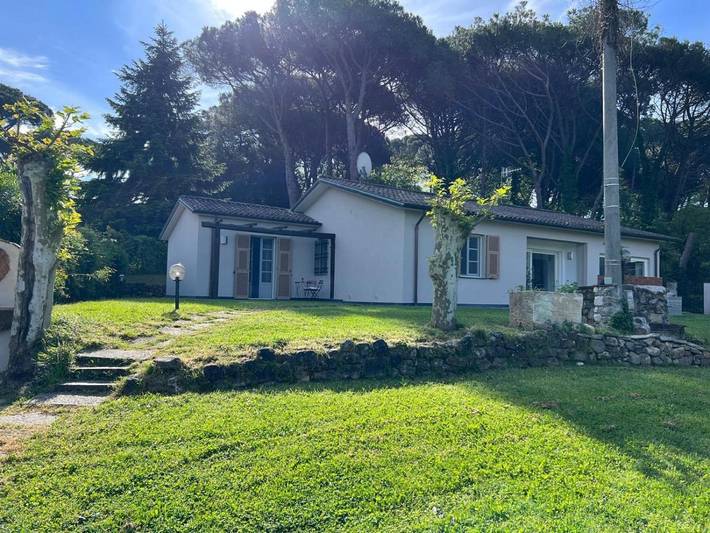 Location de vacances pour 8 personnes, avec piscine et jardin, animaux acceptés à Sarzana - 4