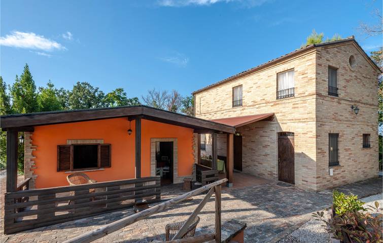 Ferienhaus für 9 Personen mit Garten in Morrovalle, Adriaküste Marken