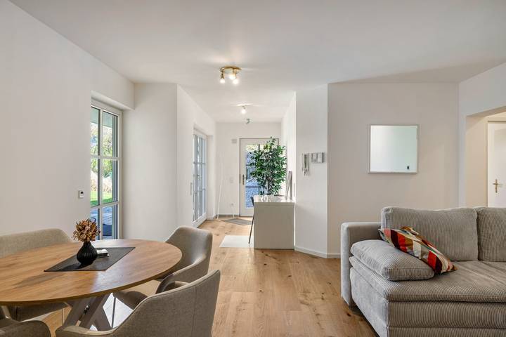Geheel appartement, Appartement 'Naupenblick' met privéterras en Wi-Fi in Pfeffingen (Zollernalbkreis), Albstadt