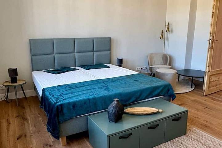 Entire apartment, Central apartment - up to 6 guests in Fürth, Franconia