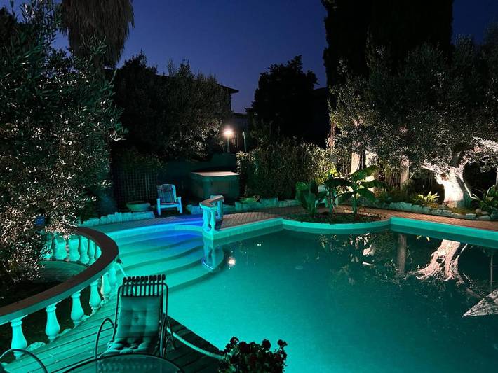 Casa vacanza per 4 persone, con panorama e giardino nonché piscina, con animali domestici in Abruzzo