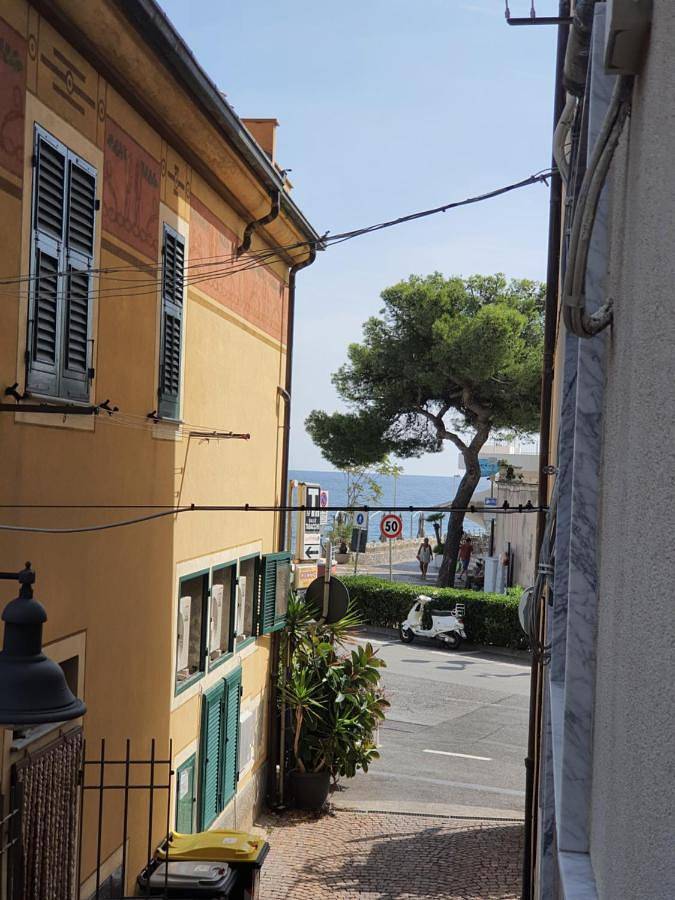 Appartamento per 6 persone, con Panorama a Spotorno