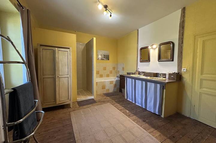 Location de vacances pour 8 personnes, animaux acceptés à Creuzier-le-Vieux - 2