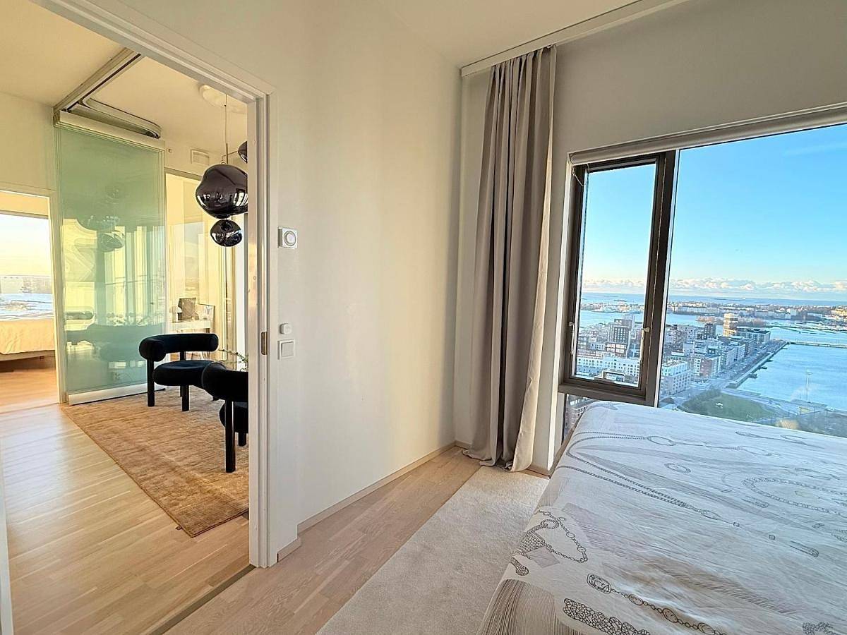Ganze Wohnung, 100m2 Luxury Skyscraper Apartment with Amazing view over Helsinki in Helsinki, Uusimaa