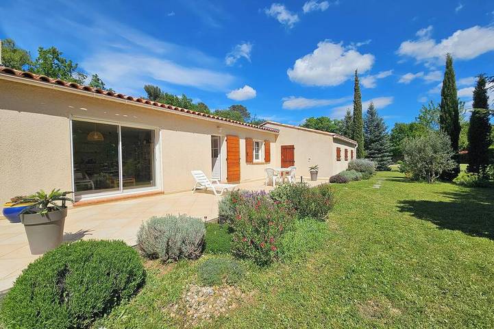 Location de vacances pour 4 personnes, avec jardin à Plan-d'Aups-Sainte-Baume
