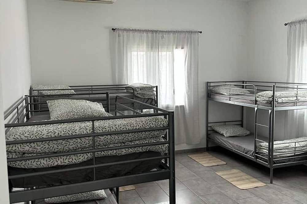 Location de Lits Dans de Grandes Chambres Refaits à Neuf in Villeneuve-Saint-Georges, Valle del Marne