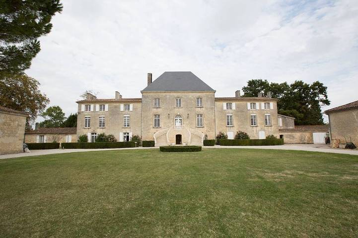 Gîte pour 2 personnes, avec Jardin et Piscine dans Saint-Gervais (Gironde)