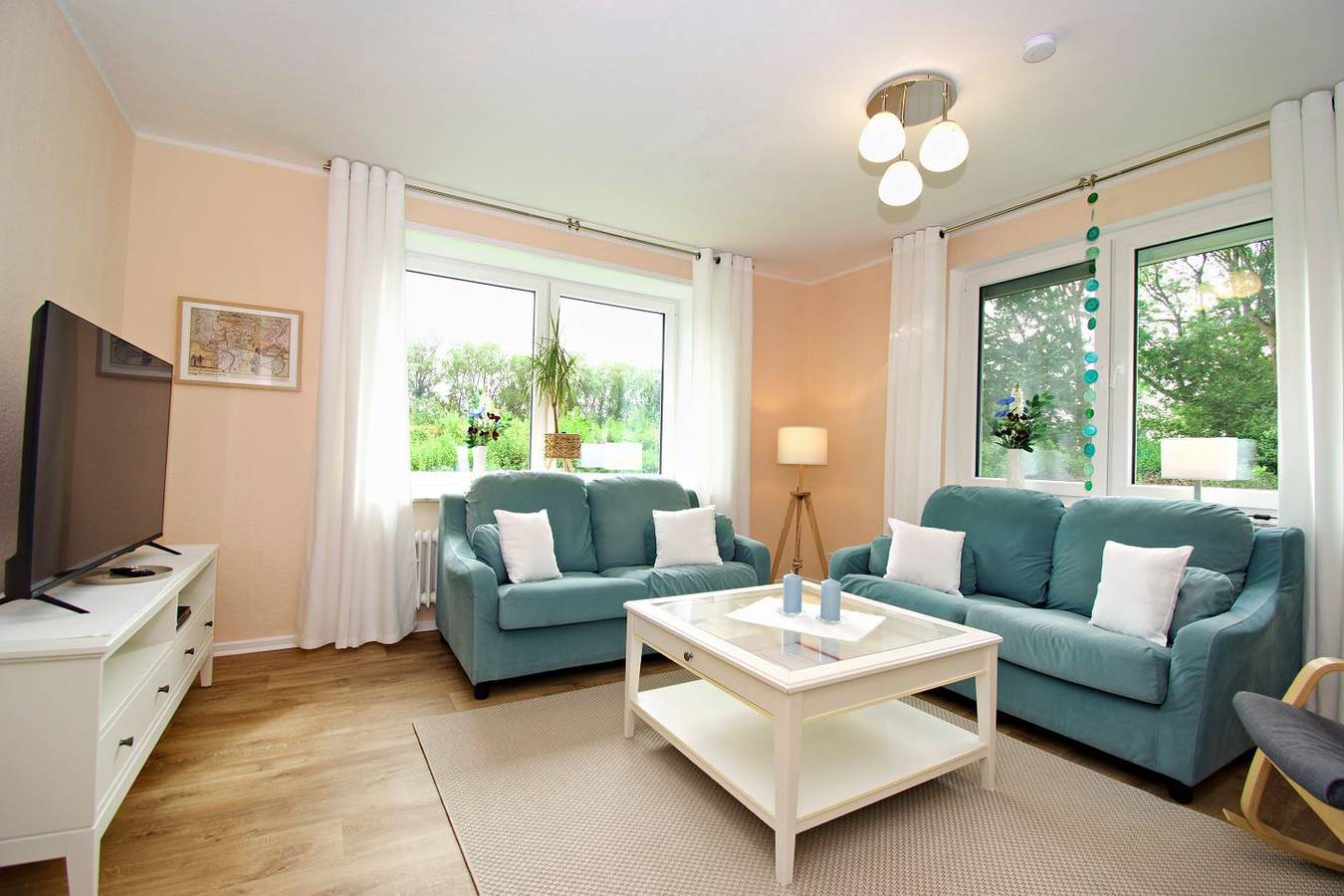 Landliebe: Dein geräumiges Ferienhaus mit großem Garten in Upgant-Schoot in Krummhörn, Landkreis Aurich