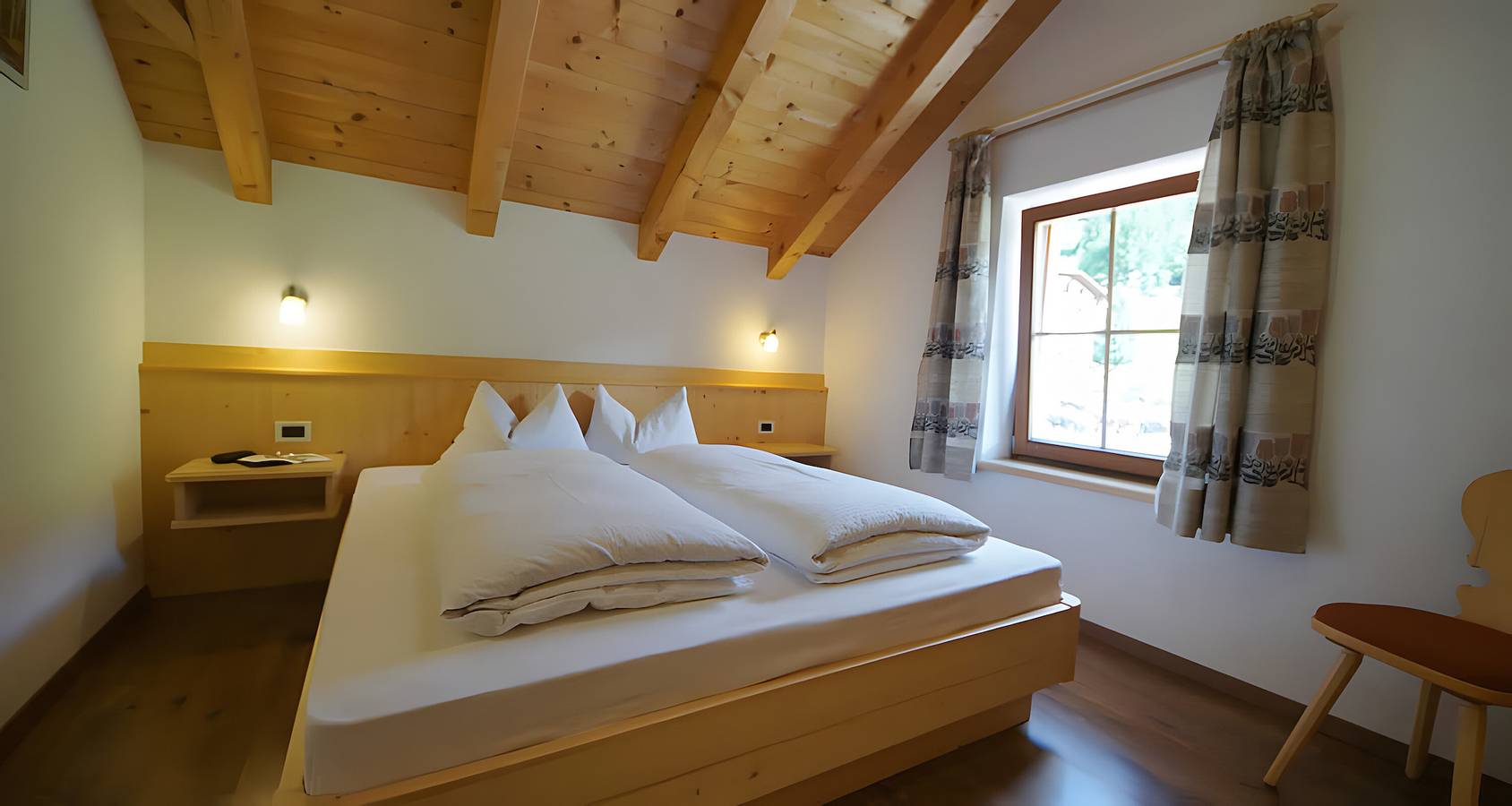Entire apartment, Apartment 'Rît' with Mountain View, Shared Terrace and Wi-Fi in La Val, Dolomiti Superski