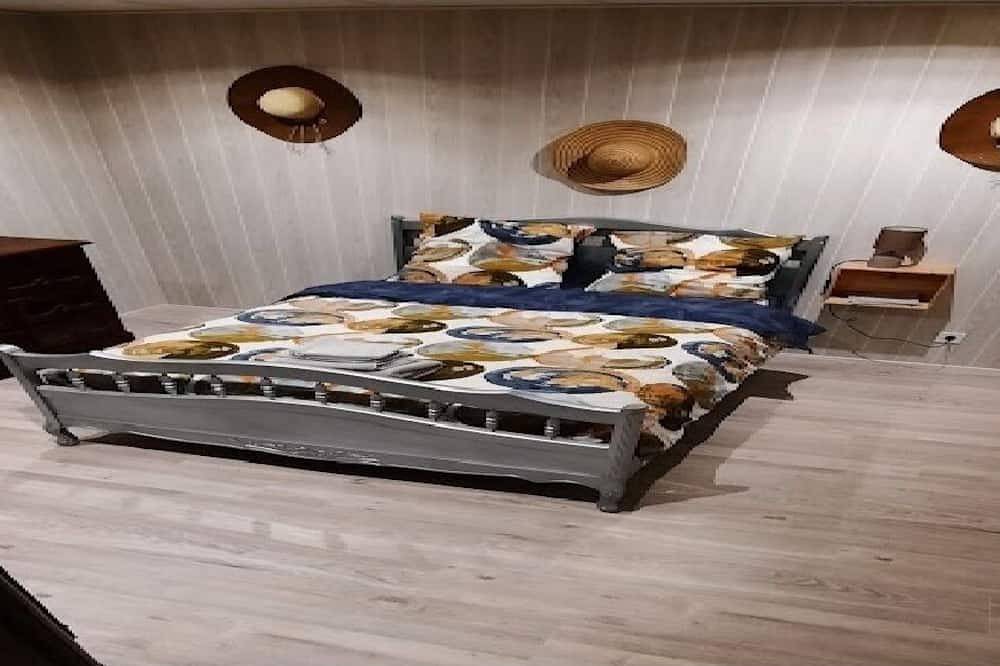 Appartement entier, Appartement avec cour – À 15 min de Bordeaux en tram et 5 min de l'aéroport in Mérignac, Région de Bordeaux
