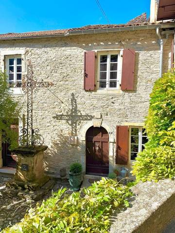Gîte pour 6 personnes, avec jardin, animaux acceptés à Vieussan