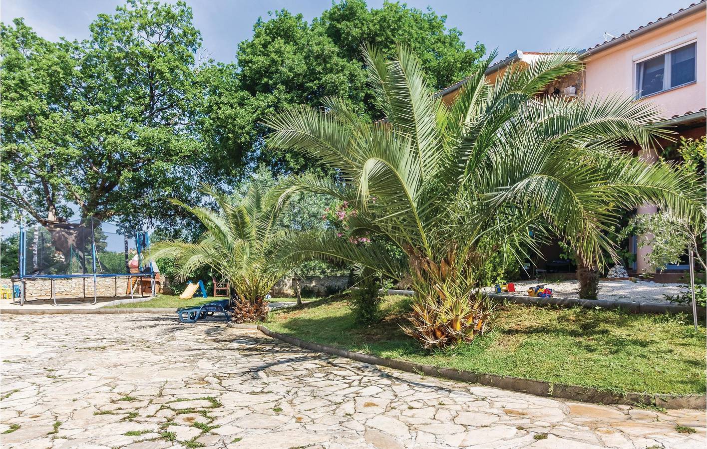 Entire holiday apartment, Holiday apartment for 4 people with terrace in Medulin City, Medulin